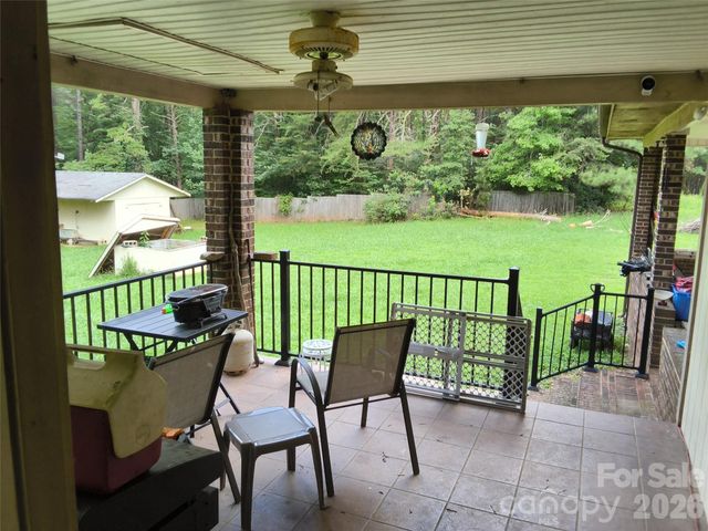 1981 Mollys Backbone Road, Sherrills Ford, NC 28673