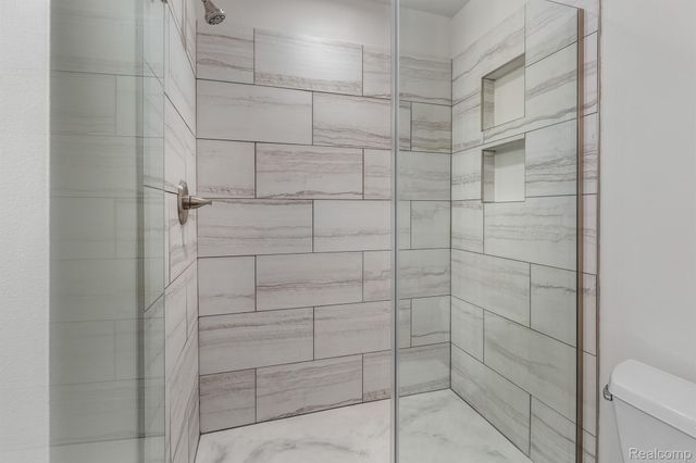 200 River Place Drive 33, Detroit, MI 48207