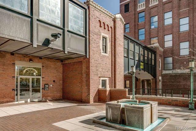 200 River Place Drive 33, Detroit, MI 48207