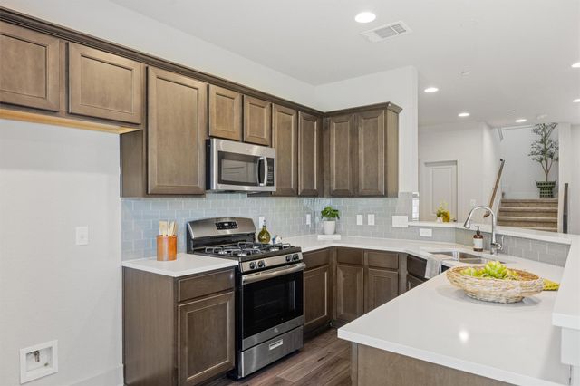 2056 Local Rebel LOOP, Leander, TX 78641