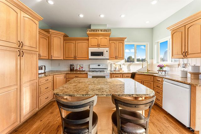 2021 W Sagwon Dr, Kuna, ID 83634