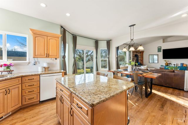 2021 W Sagwon Dr, Kuna, ID 83634