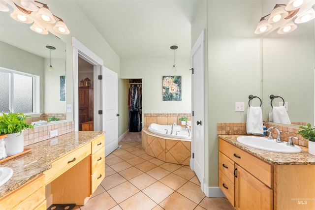 2021 W Sagwon Dr, Kuna, ID 83634