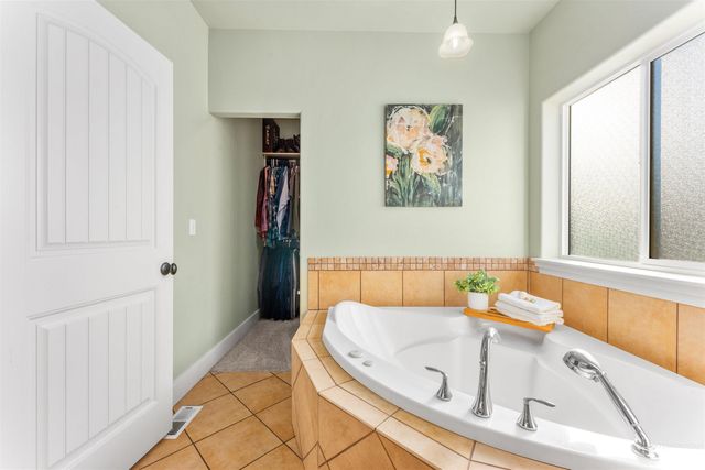 2021 W Sagwon Dr, Kuna, ID 83634