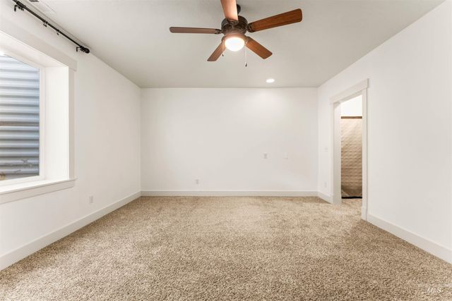 2021 W Sagwon Dr, Kuna, ID 83634