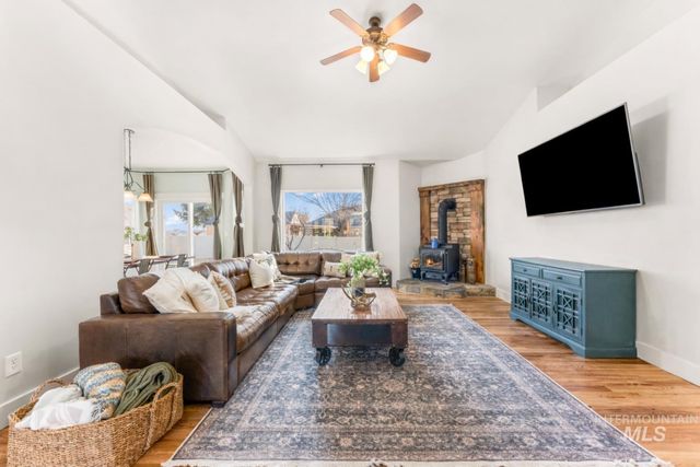 2021 W Sagwon Dr, Kuna, ID 83634