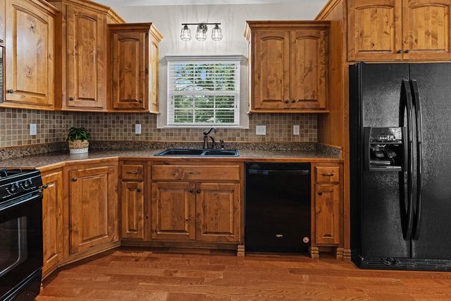 806 E Grant Street, Ash Grove, MO 65604