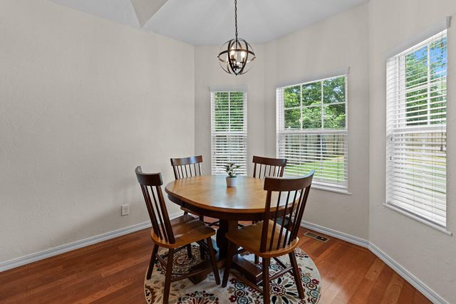 806 E Grant Street, Ash Grove, MO 65604