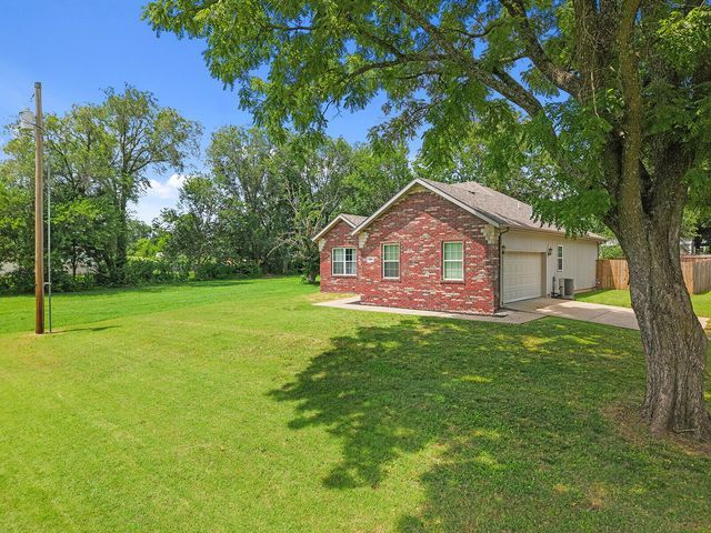 806 E Grant Street, Ash Grove, MO 65604