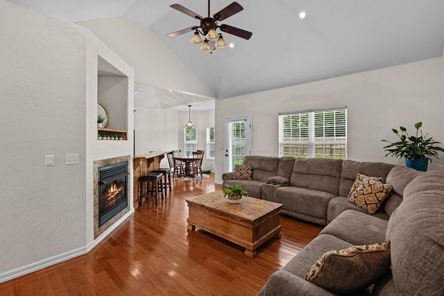 806 E Grant Street, Ash Grove, MO 65604