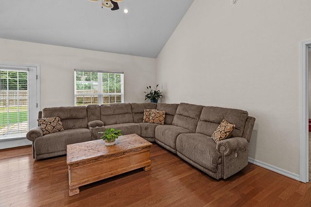 806 E Grant Street, Ash Grove, MO 65604