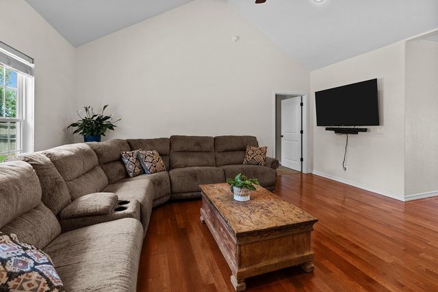 806 E Grant Street, Ash Grove, MO 65604