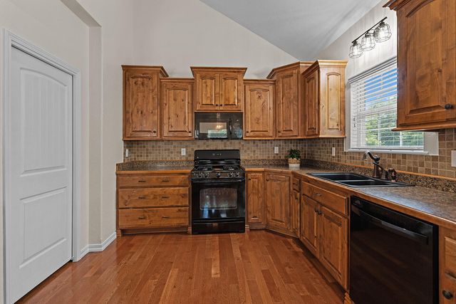 806 E Grant Street, Ash Grove, MO 65604