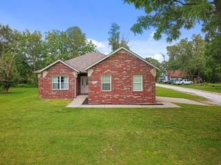 806 E Grant Street, Ash Grove, MO 65604