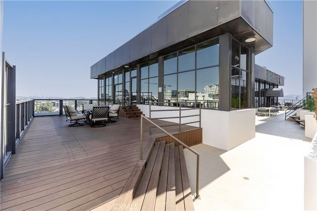 343 Pioneer Drive PH2, Glendale, CA 91203