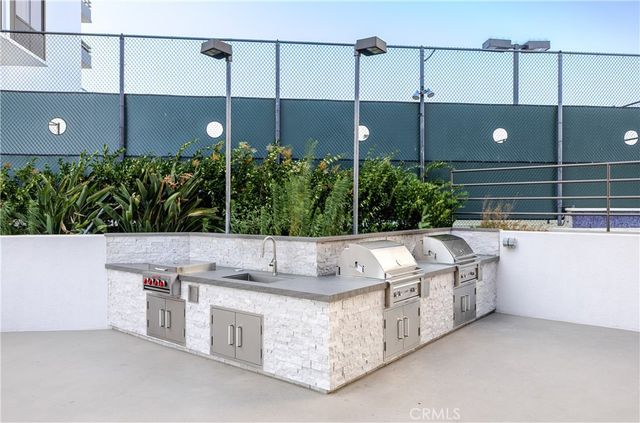 343 Pioneer Drive PH2, Glendale, CA 91203