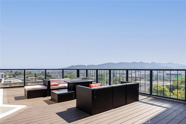 343 Pioneer Drive PH2, Glendale, CA 91203