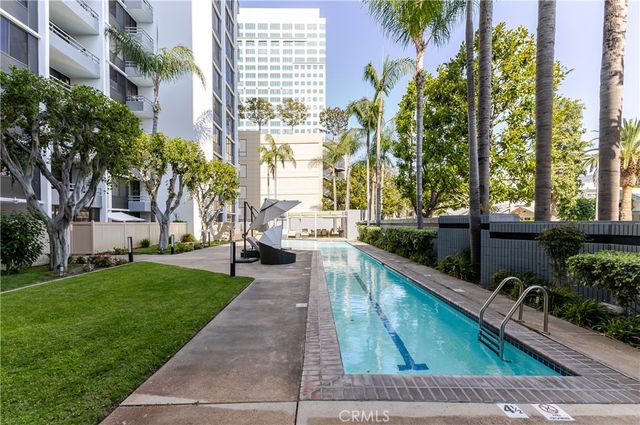 343 Pioneer Drive PH2, Glendale, CA 91203