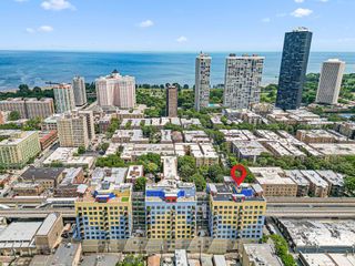1122 W Catalpa Avenue 703, Chicago, IL 60640