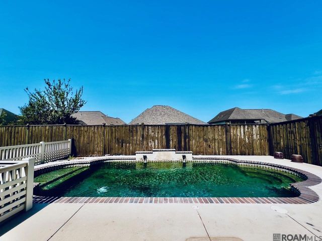 41152 New Orleans Dr, Sorrento, LA 70778
