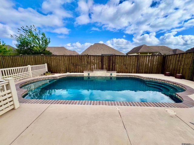 41152 New Orleans Dr, Sorrento, LA 70778
