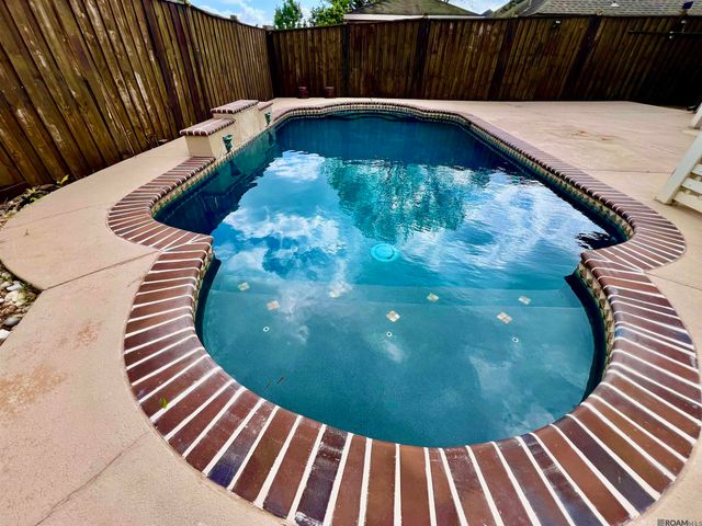 41152 New Orleans Dr, Sorrento, LA 70778