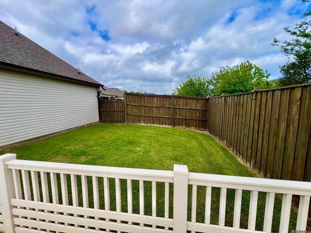 41152 New Orleans Dr, Sorrento, LA 70778