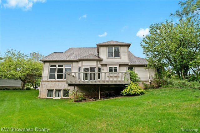 4870 LYTHAM Lane, Ann Arbor, MI 48103