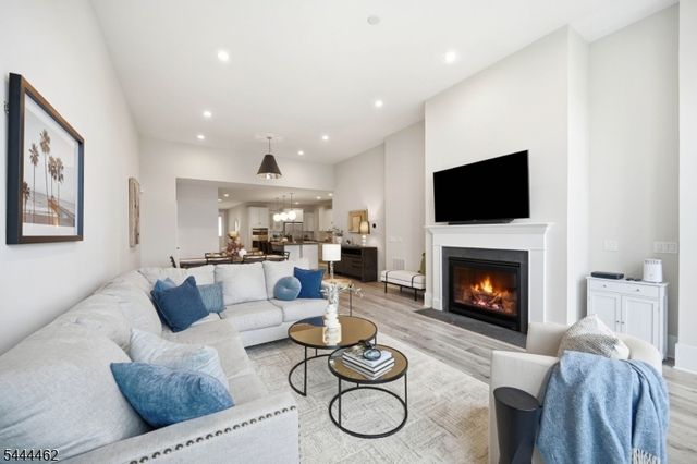 17 Cypress Ln, Cedar Grove Twp., NJ 07009