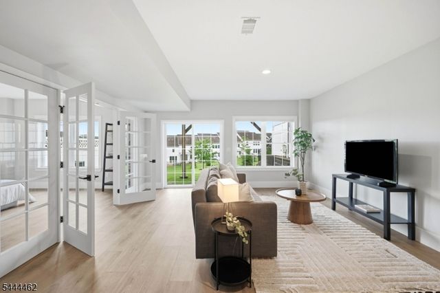 17 Cypress Ln, Cedar Grove Twp., NJ 07009