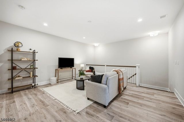 17 Cypress Ln, Cedar Grove Twp., NJ 07009