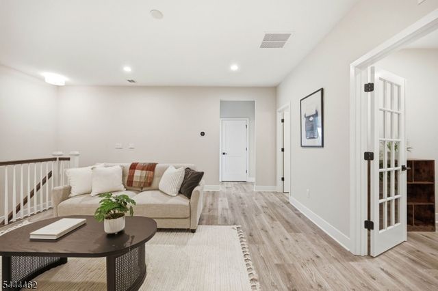 17 Cypress Ln, Cedar Grove Twp., NJ 07009