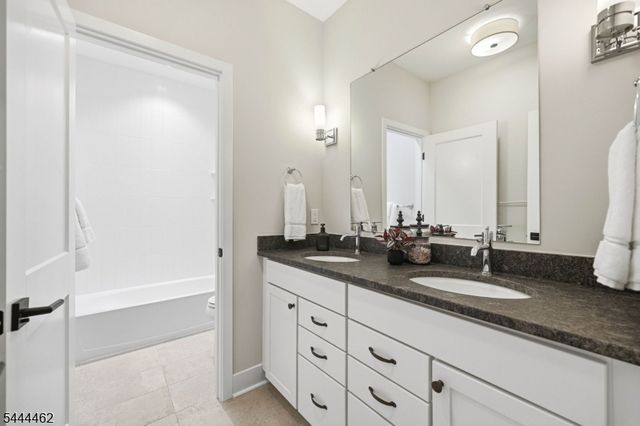 17 Cypress Ln, Cedar Grove Twp., NJ 07009