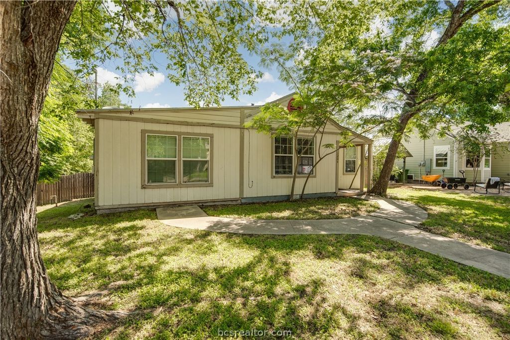 1204 East 28th Street, Bryan, TX 77803 — photo 3
