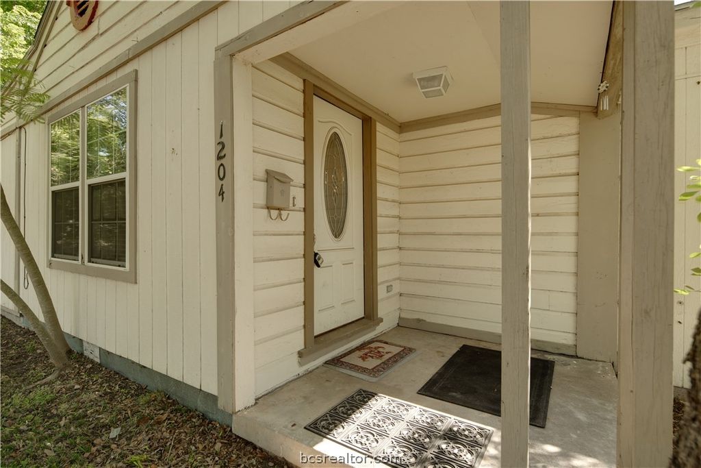 1204 East 28th Street, Bryan, TX 77803 — photo 4