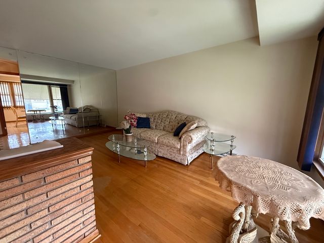 2146 N Mcvicker Avenue, Chicago, IL 60639