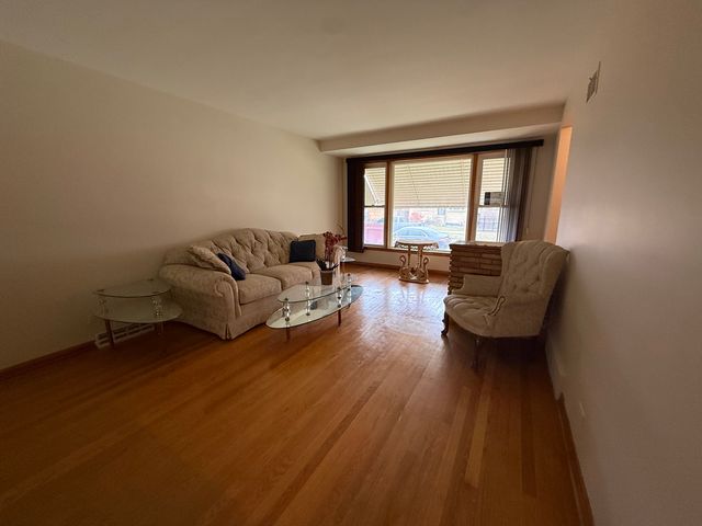 2146 N Mcvicker Avenue, Chicago, IL 60639