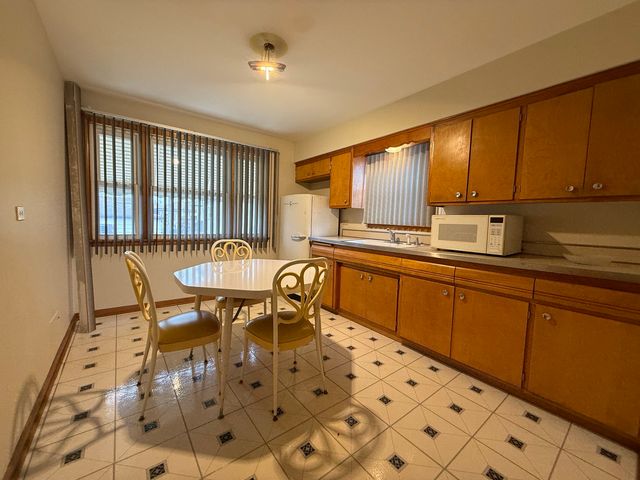 2146 N Mcvicker Avenue, Chicago, IL 60639