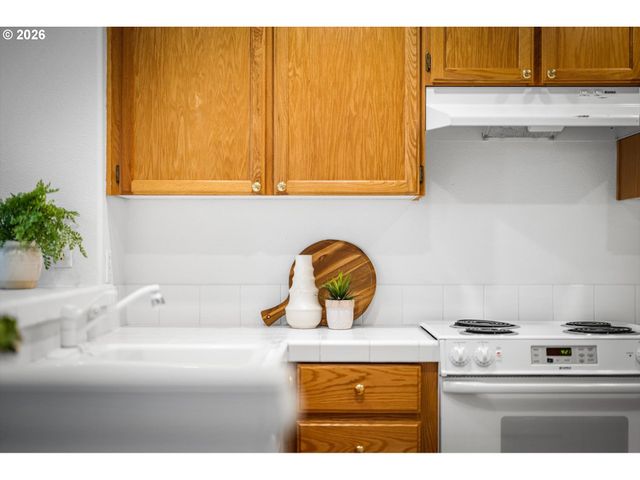 15011 Nw NIGHTSHADE Dr, Portland, OR 97229