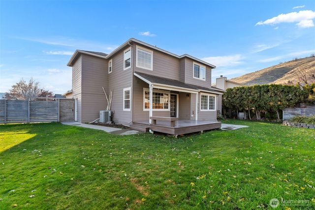 1902 Hideaway Place, Wenatchee, WA 98801