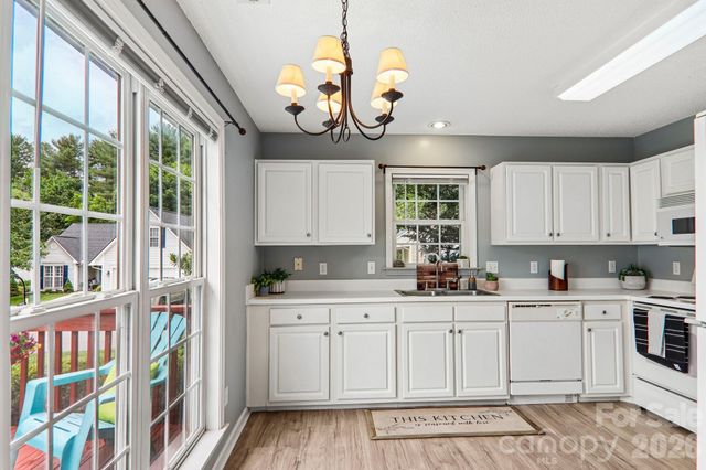 12 Wineberry Court, Fletcher, NC 28732