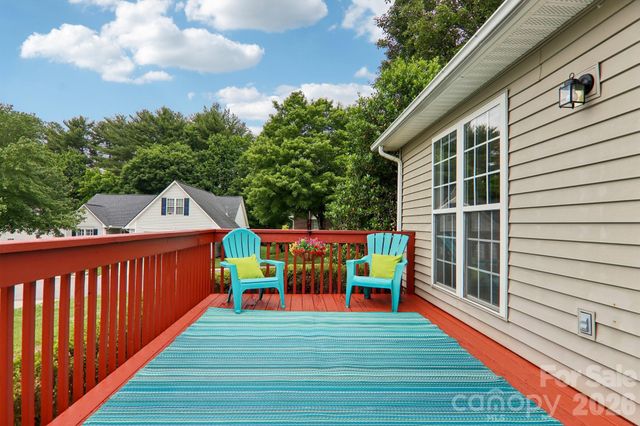 12 Wineberry Court, Fletcher, NC 28732