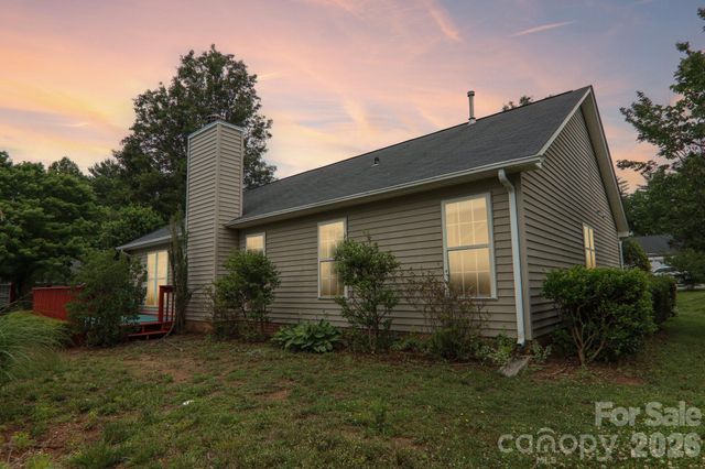 12 Wineberry Court, Fletcher, NC 28732