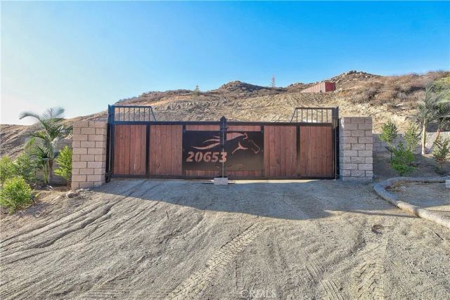 20653 Mustang, Lake Mathews, CA 92570
