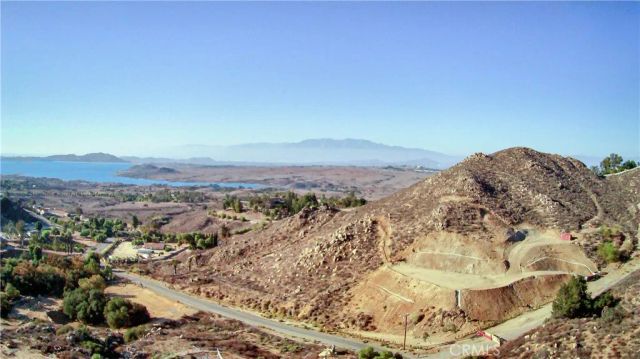 20653 Mustang, Lake Mathews, CA 92570