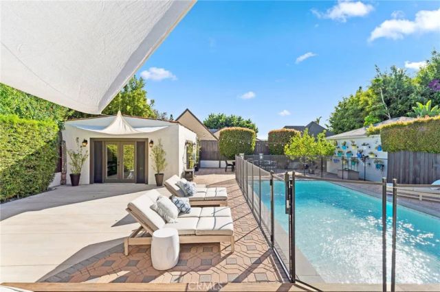 6160 San Vicente Boulevard, Los Angeles, CA 90048