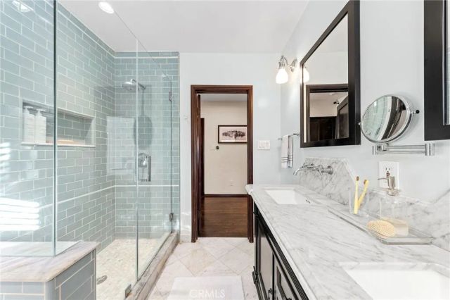 6160 San Vicente Boulevard, Los Angeles, CA 90048