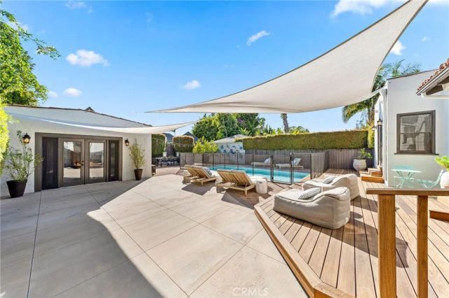 6160 San Vicente Boulevard, Los Angeles, CA 90048