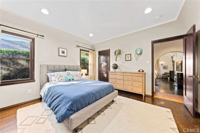 6160 San Vicente Boulevard, Los Angeles, CA 90048