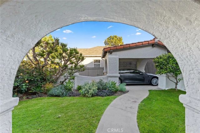 6160 San Vicente Boulevard, Los Angeles, CA 90048